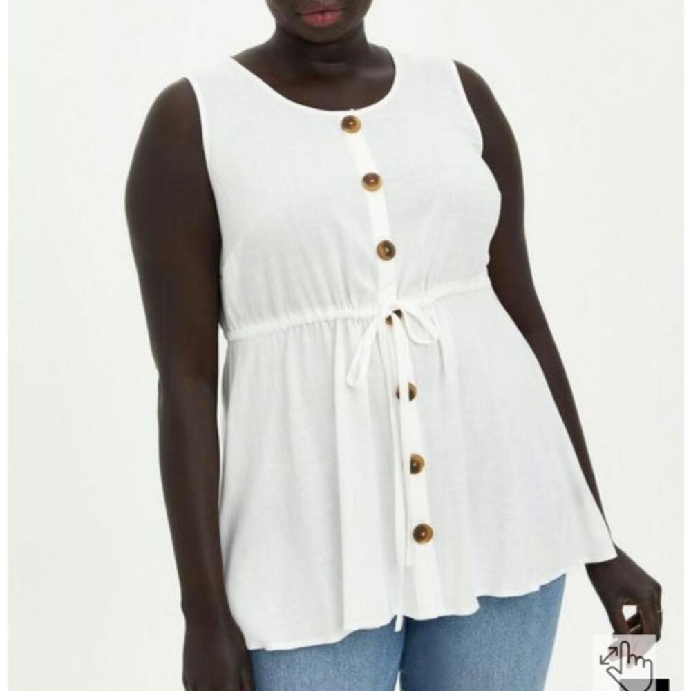 NWT Torrid White Rayon Slub Button Front Tank